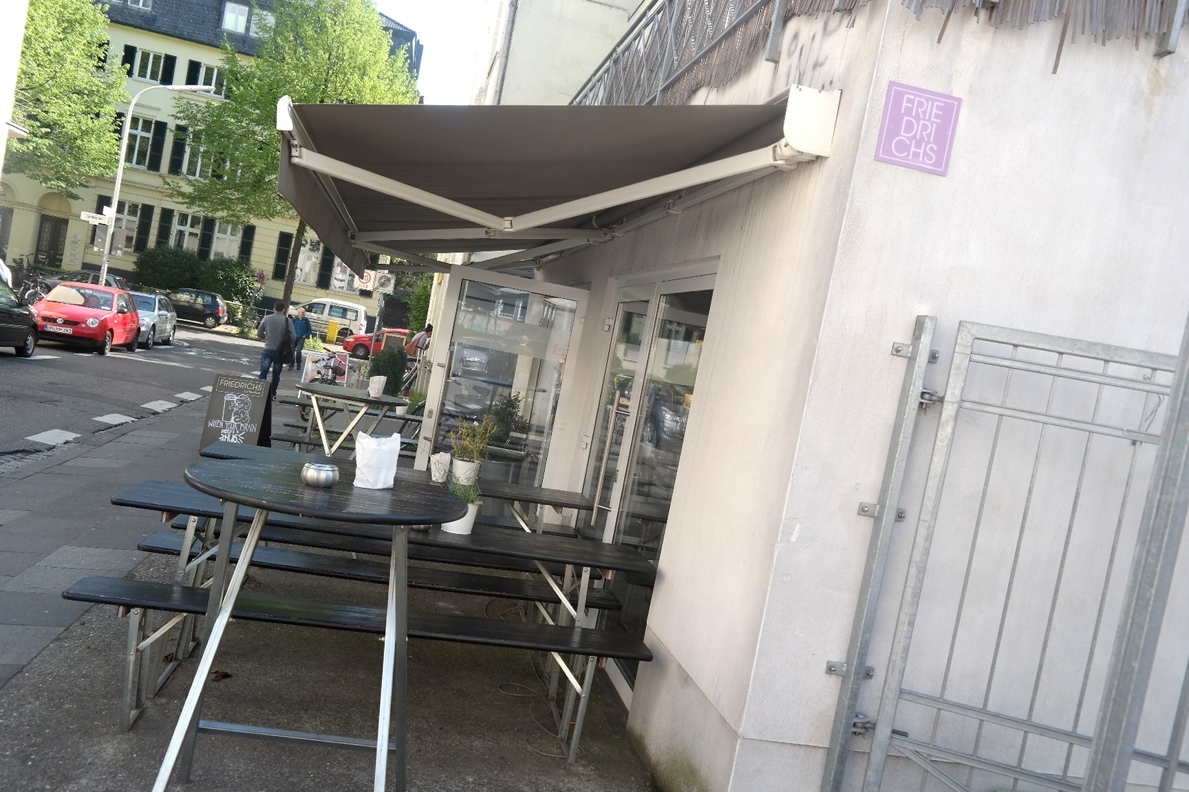 Friedrichs Coffeeshop Nassestraße Bonn Kaffee Kuchen Süßes Frühstück