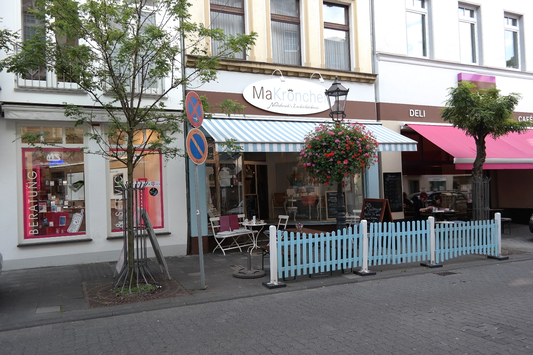 Cupcakes Cakepops Kaffeetrinken Bad Honnef Blog Tipp Makrönchen Törtchen Bonn hausgemacht besonders Babyshower bestellen 